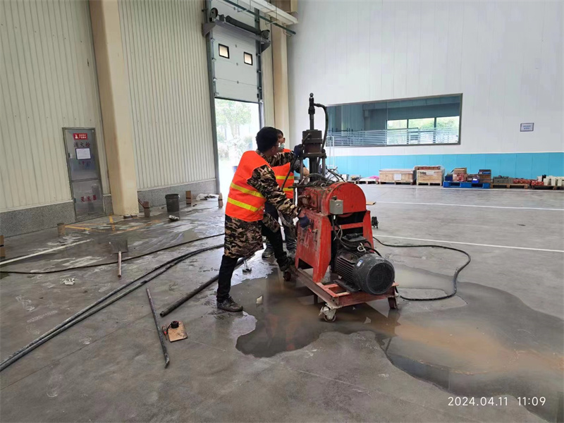 阳原厂房地面下沉塌陷注浆加固施工